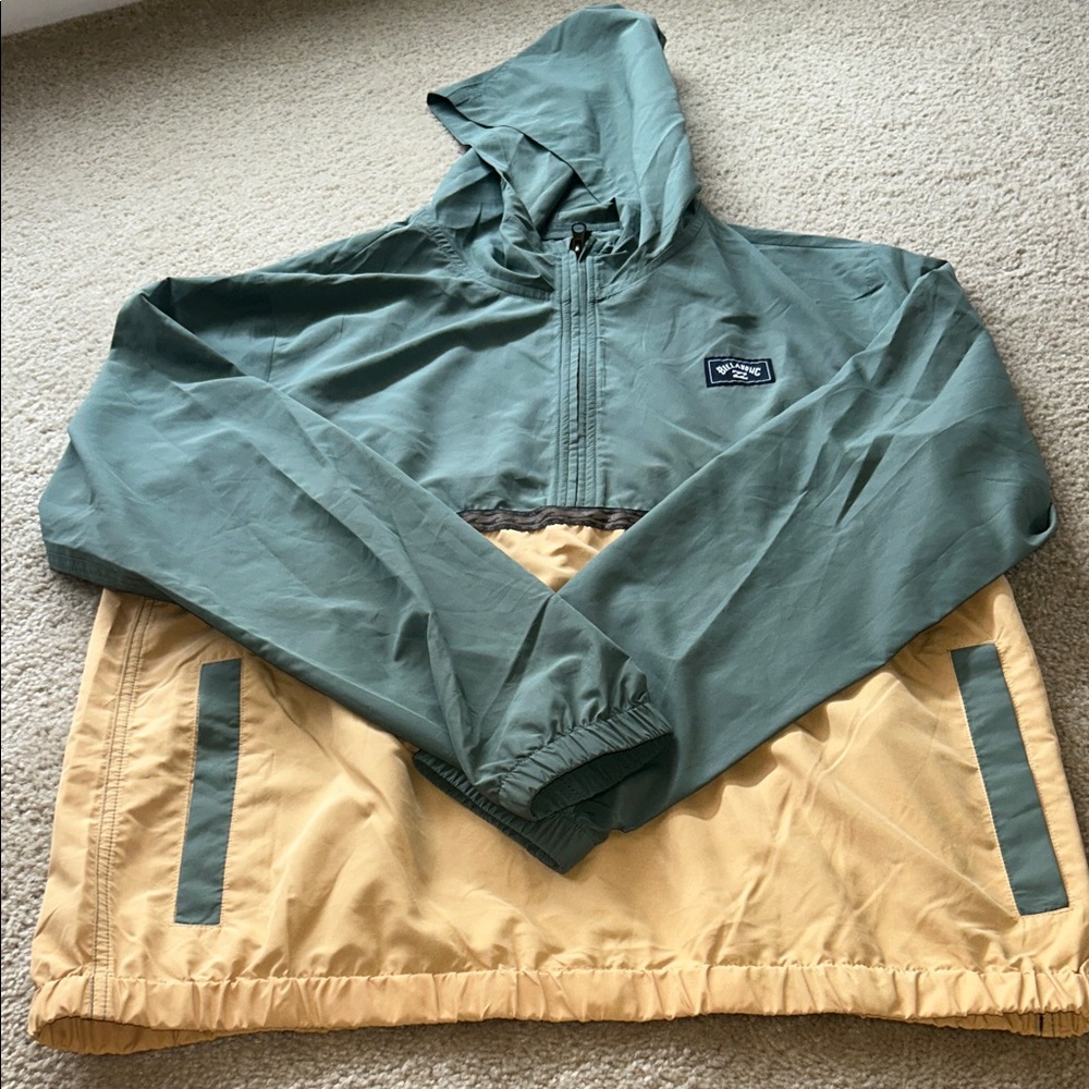 Billabong Water repellant 1/5 zip jacket. EUC.  Worn once. Size L